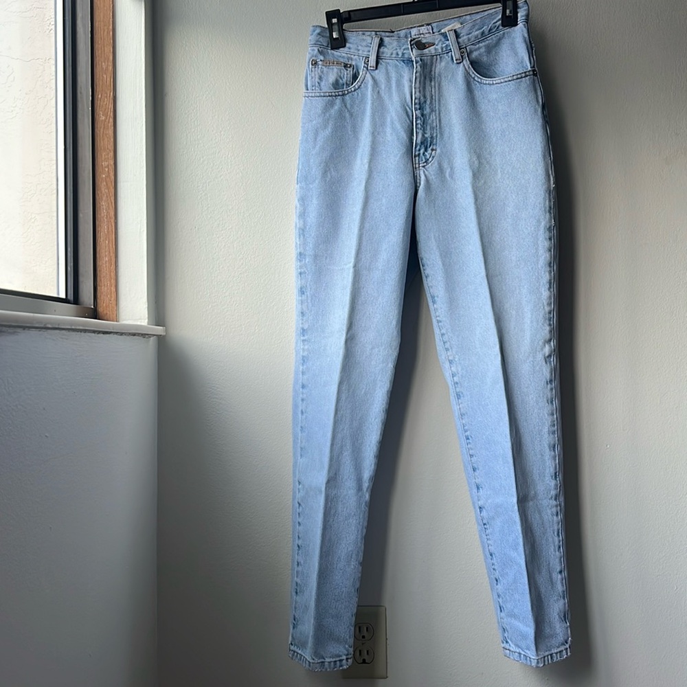 VTG Calvin Klein Women’s Light Wash Jeans Size 6 RUNS SMALL